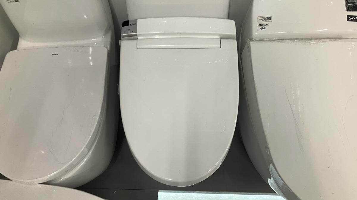 Nắp rửa điện tử INAX CW-KA22AVN hỗ trợ rửa nước ấm, sưởi bệ ngồi và điều khiển từ xa Nắp rửa điện tử INAX CW-KA22AVN