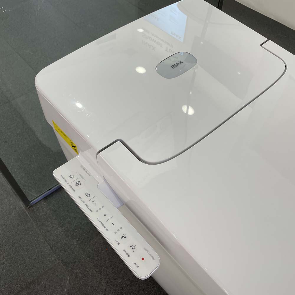 Chi tiết nắp điện tử và bảng điều khiển INAX AC-816VN Saras Light-E Chi tiết nắp và bảng điều khiển INAX AC-816VN