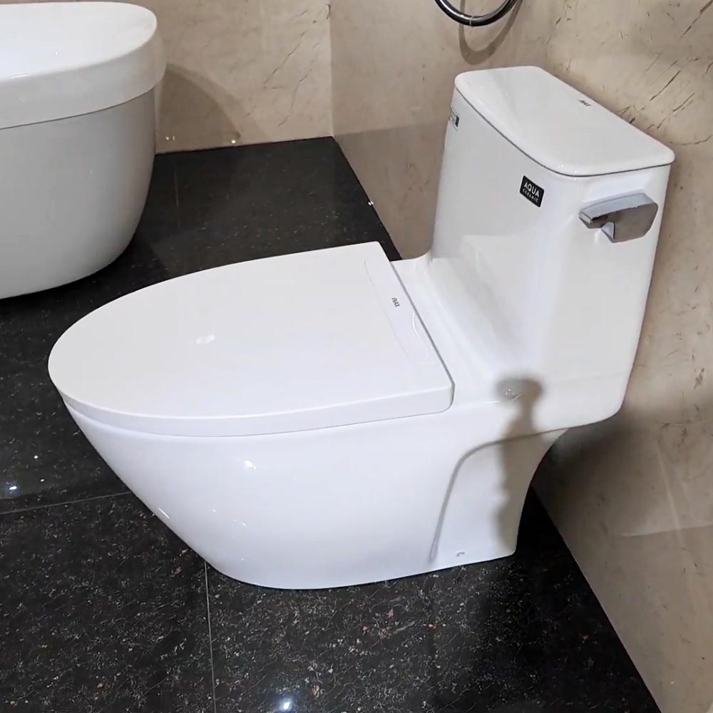 Bồn cầu INAX AC-912VN nhìn từ góc bên