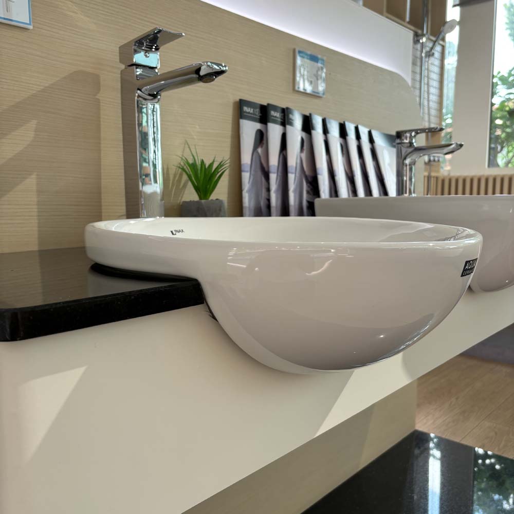 Chậu rửa lavabo bán âm INAX AL-333V thực tế trên bàn đá
