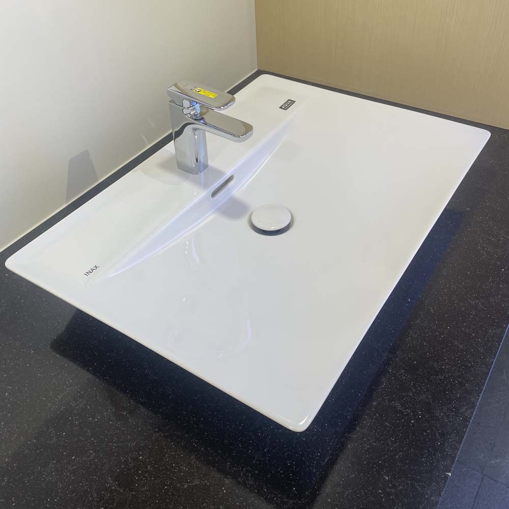 Chậu lavabo INAX AL-S630VFC đặt bàn men Aqua Ceramic