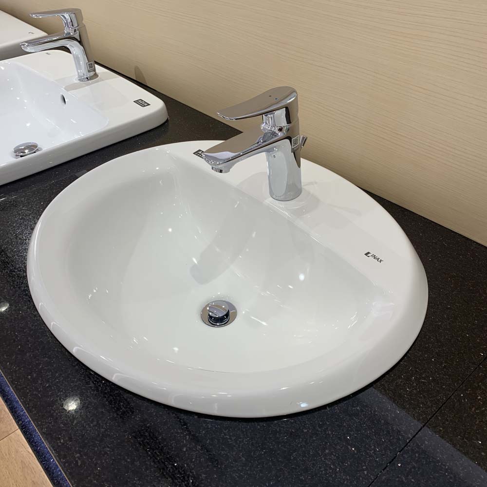 Lavabo INAX L-2395VFC dương vành màu trắng