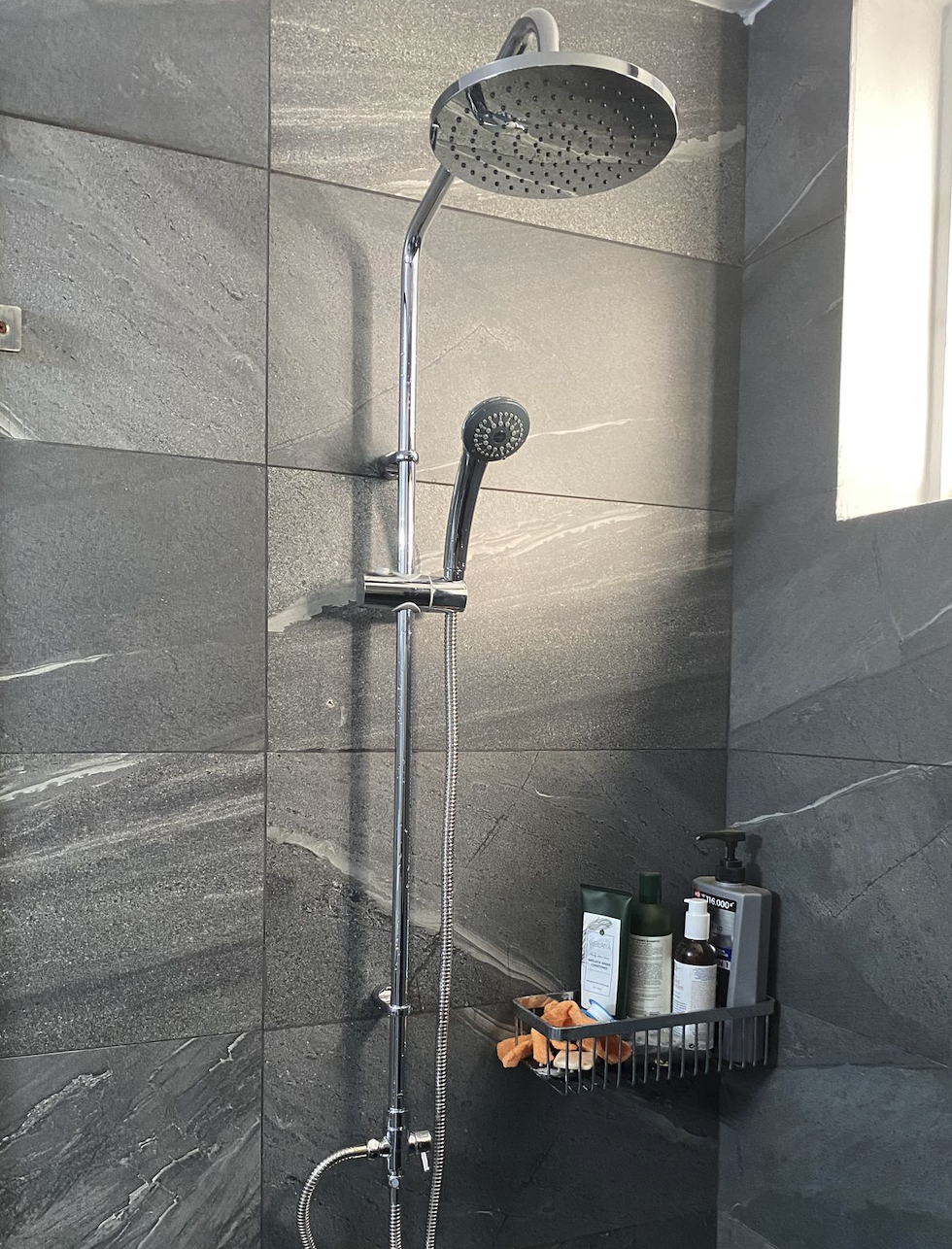 Cây sen tắm INAX BFV-CL1 bát sen tròn lớn