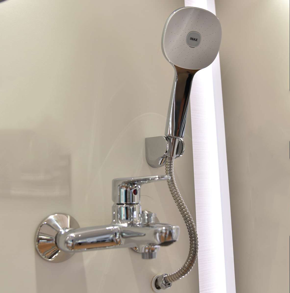 Sen tắm nóng lạnh INAX BFV-1113S-8C mạ Crom Niken