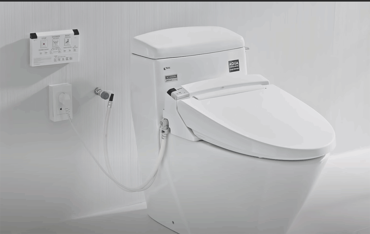 Nắp rửa điện tử INAX CW-KA22AVN kết hợp với thân cầu INAX