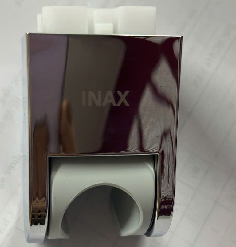 Cận cảnh gác cài sen INAX A-8383 bề mặt chrome